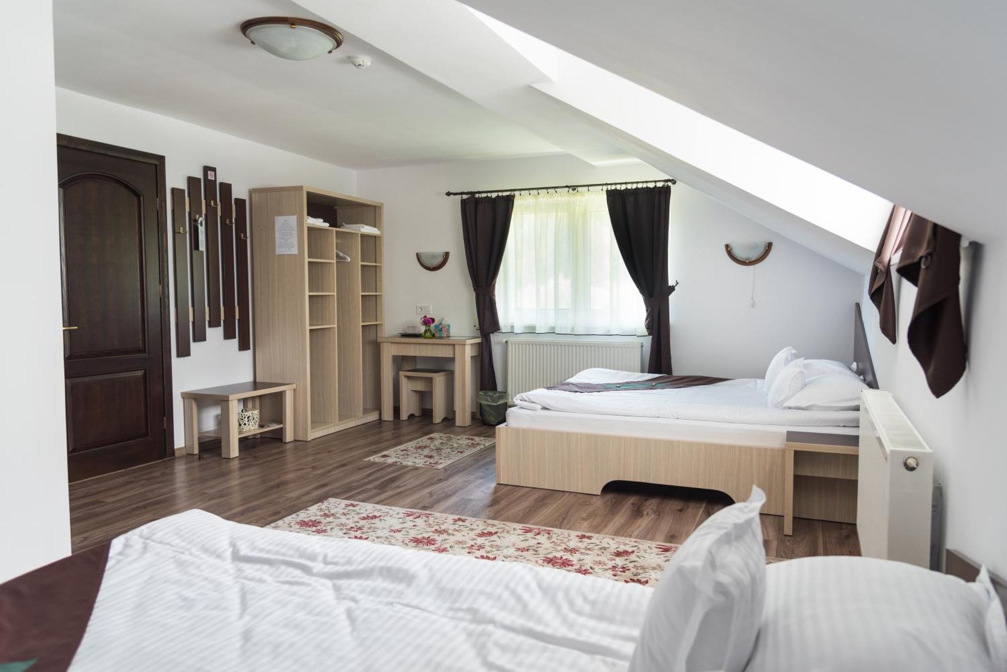 Casa Bradul Guest house Voronet